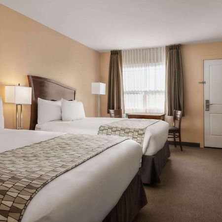 Travelodge By Wyndham Пинчер-Крик Экстерьер фото